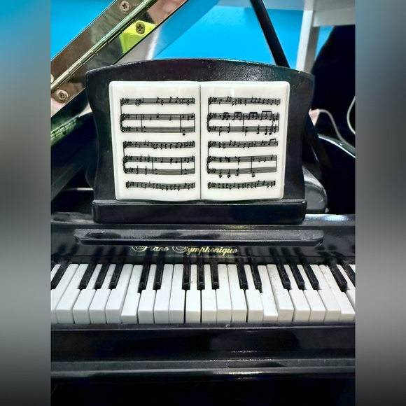 Mr. Christmas Black Miniature Grand Piano Music Box - Picture 4 of 15